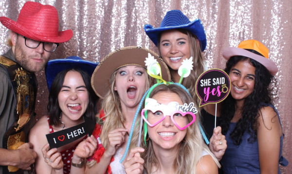 Snaps of Harmony Photo Booth offers Stylish Backdrops and Themes for an Ultimate Wedding Experience